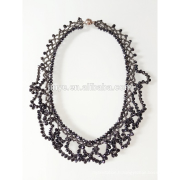 Collier ras du cou en perles de cristal noir fait main